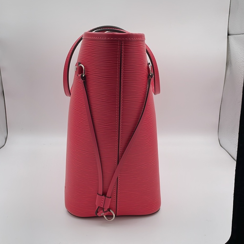 Authentic Louis Vuitton Neverfull Tote in Epi Leather - Picture 6 of 17